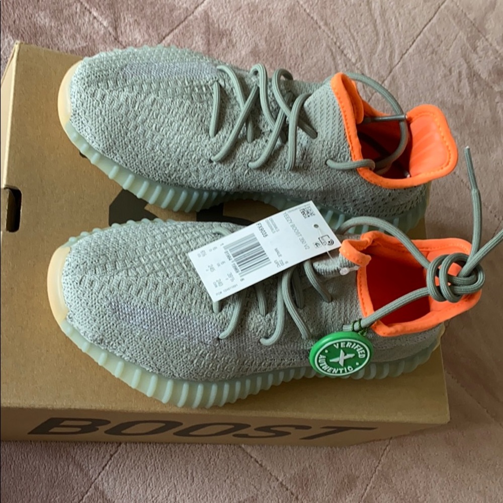 Yeezy boost  350 v2 men’s size 6.5